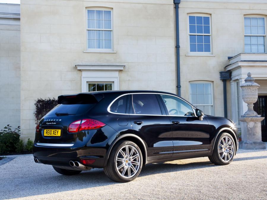  Porsche Cayenne Turbo 2010 года  (UK) (фото 6 из 8)